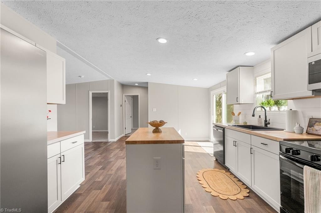 7761 Old 421 Road. Liberty, NC 27298