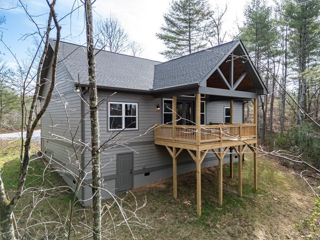 325 River Mountain Road. Murphy, NC 28906