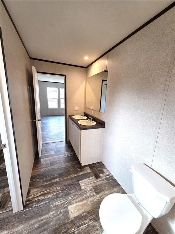 106 Lynnewood Drive. Mount Airy, NC 27030