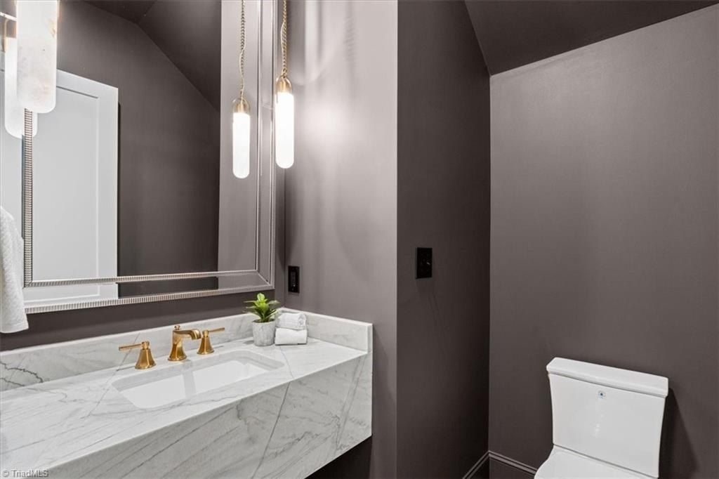 7539 Shadow Creek Drive. Summerfield, NC 27358