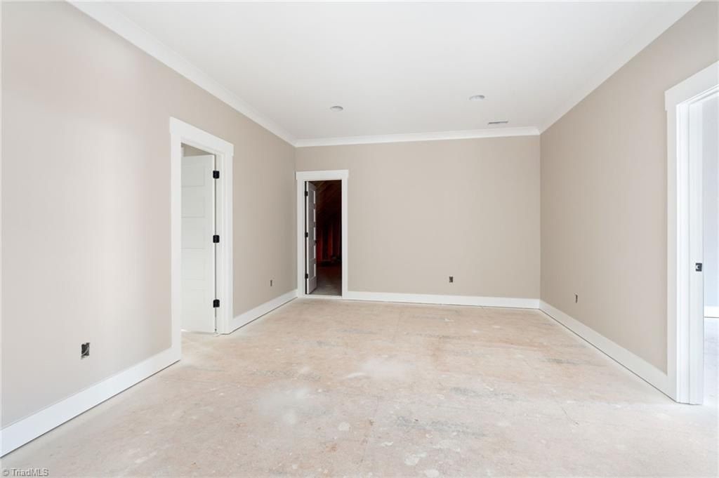 3973 Valley View Circle. Clemmons, NC 27012