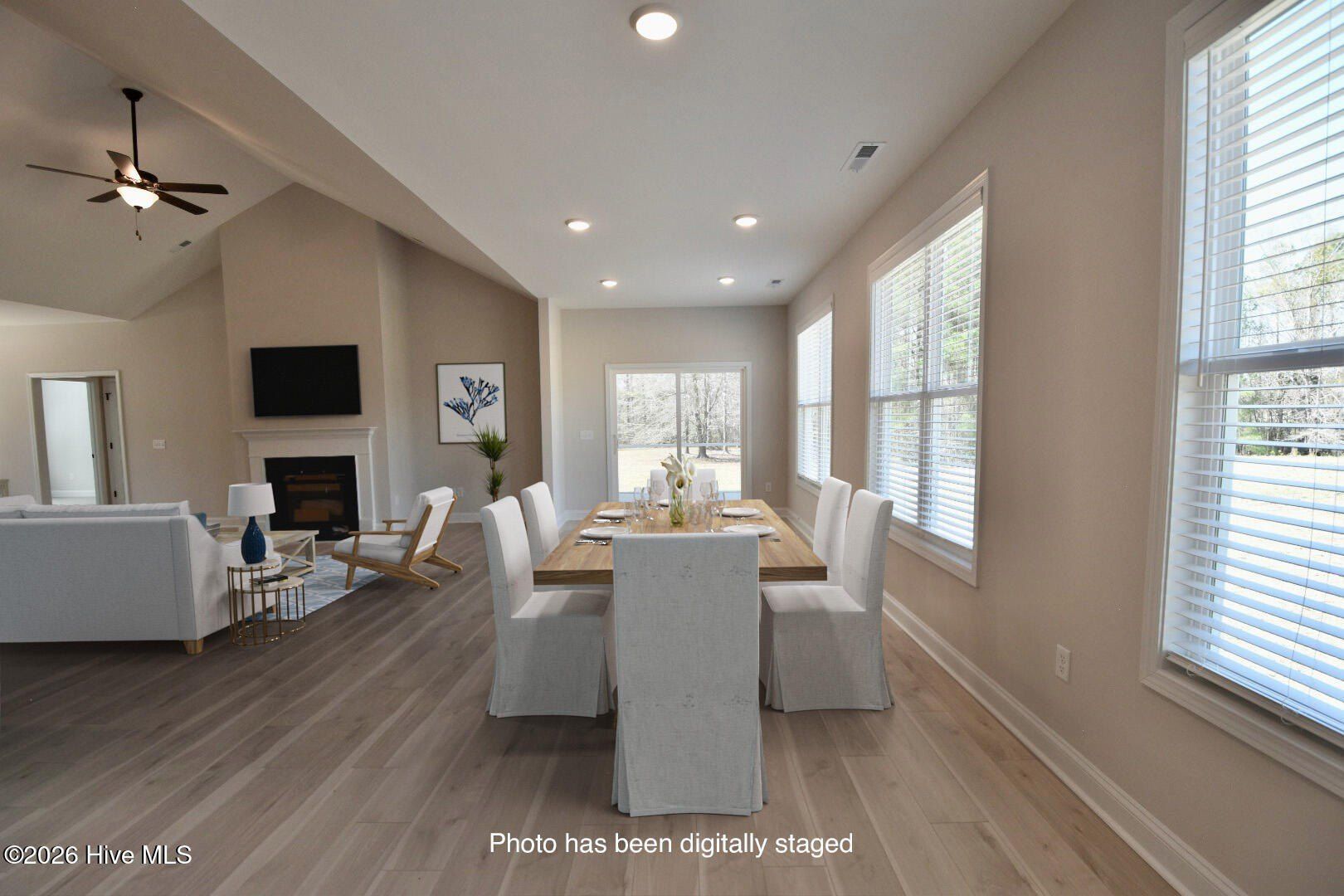 122 Live Oak Circle. Lake Waccamaw, NC 28450