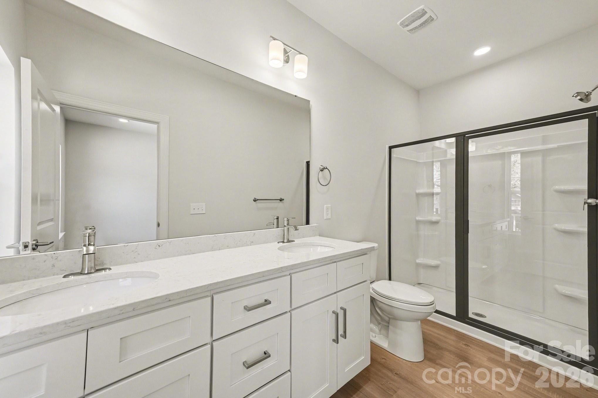 562 W Wilson Avenue. Mooresville, NC 28115