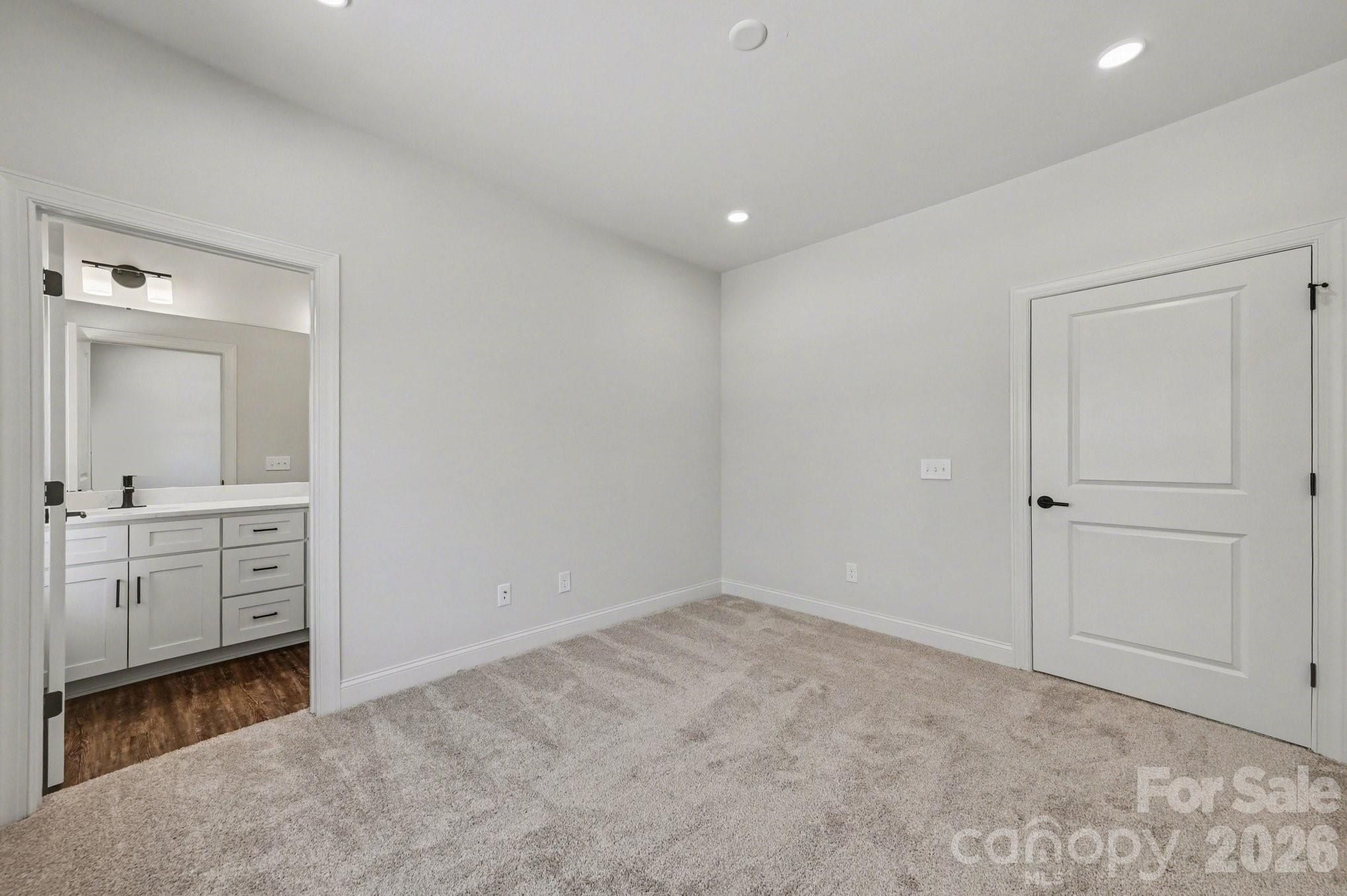 564 W Wilson Avenue. Mooresville, NC 28115