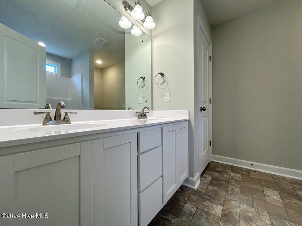 1230 Inner Banks Lane. Jacksonville, NC 28546