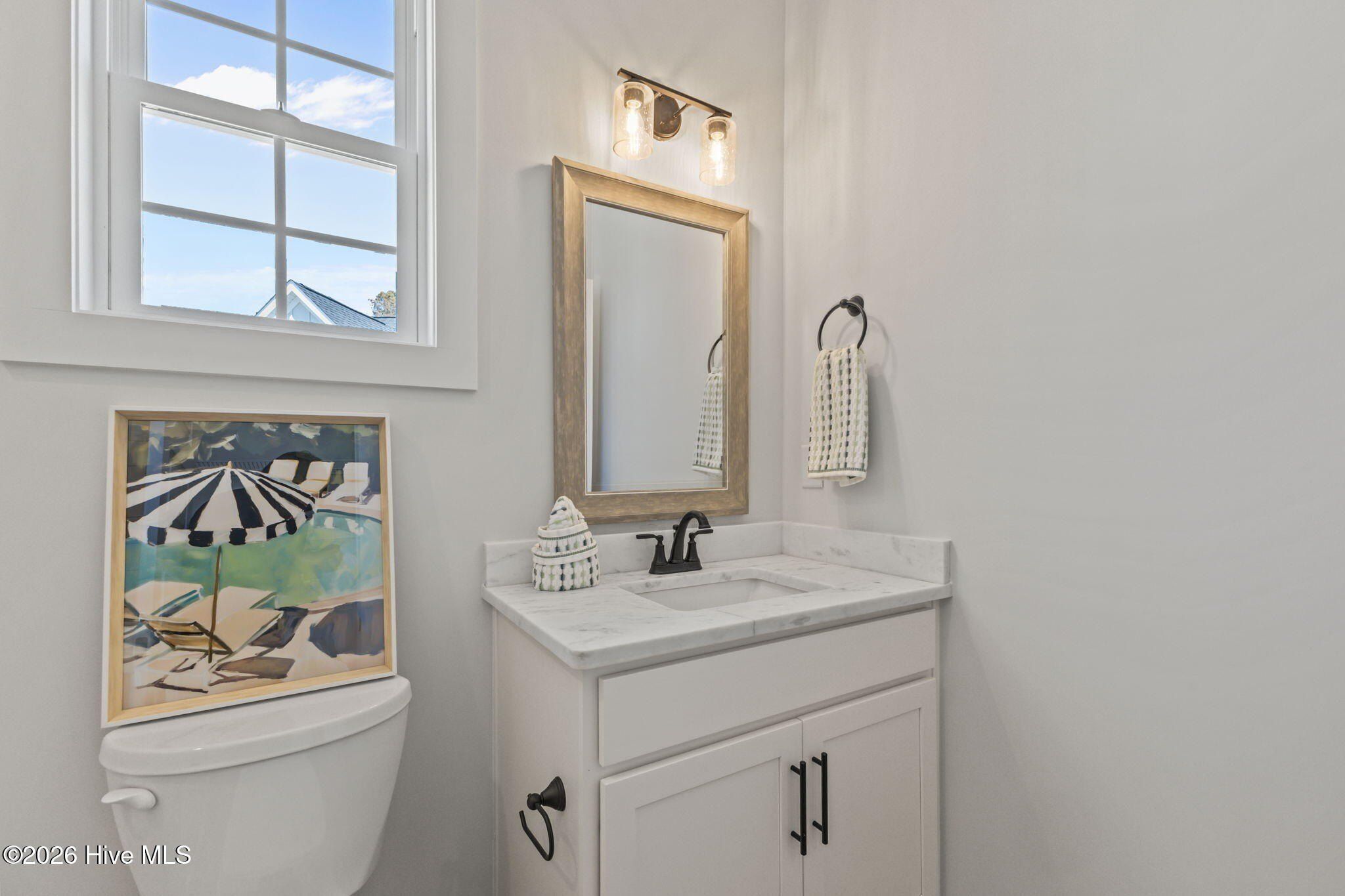 658 Fishermans Point. Newport, NC 28570