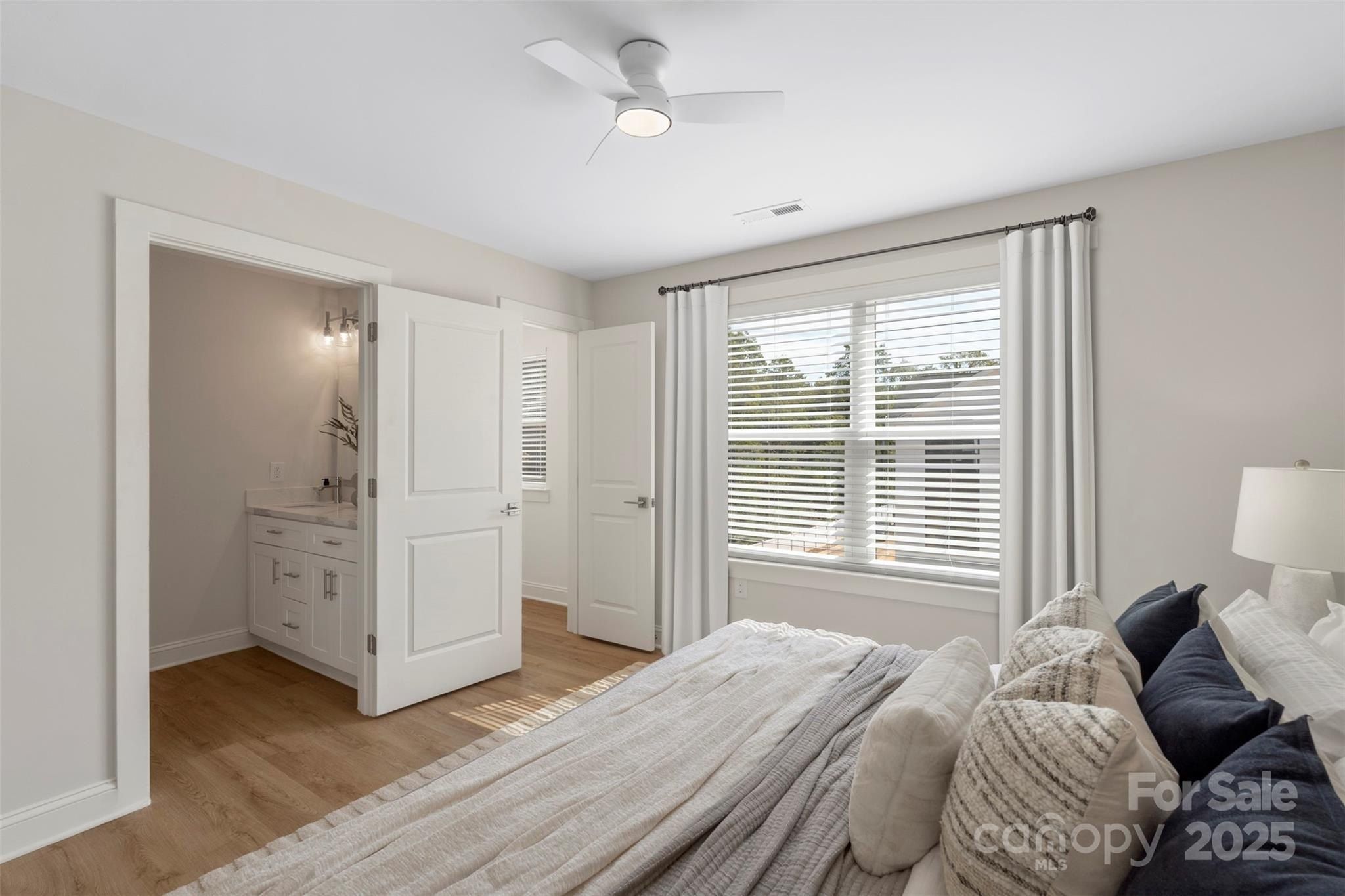 1116 Wonder Way. Charlotte, NC 28208