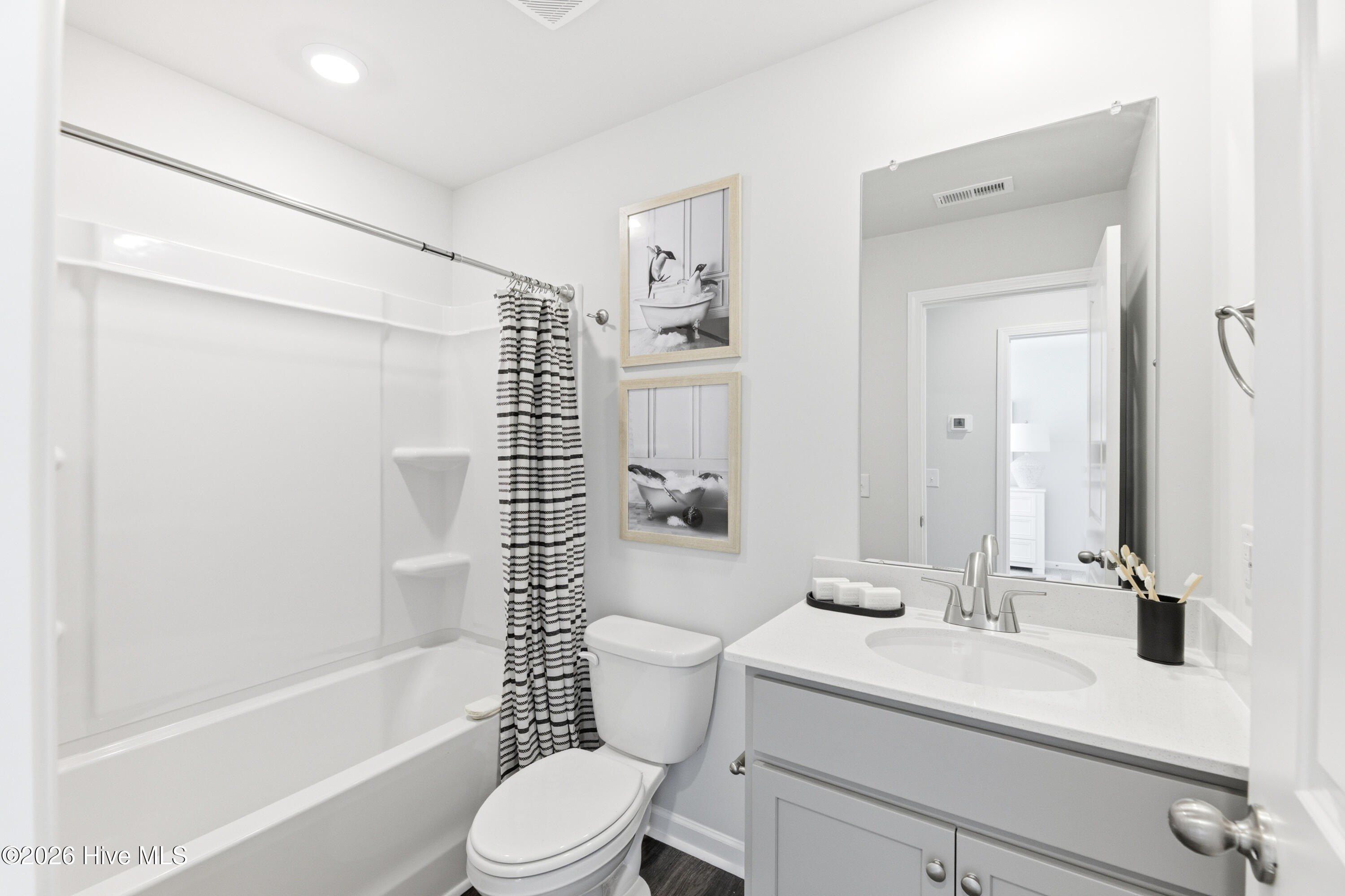 578 Sandy Hollow Drive. Jacksonville, NC 28540