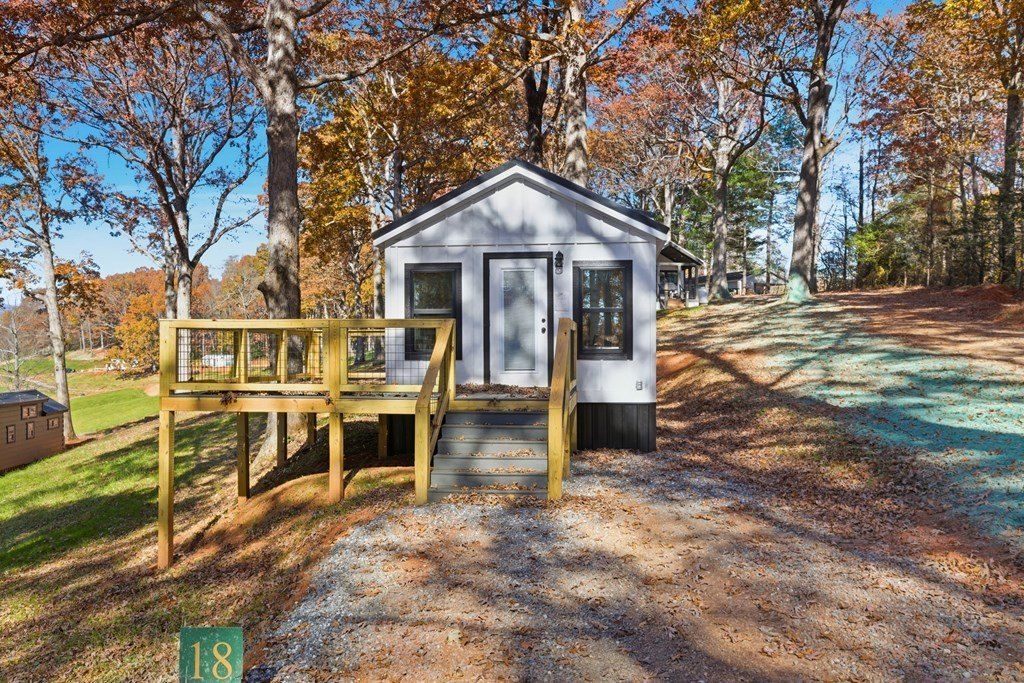 527 Saunders Rd Lot 18. Franklin, NC 28734