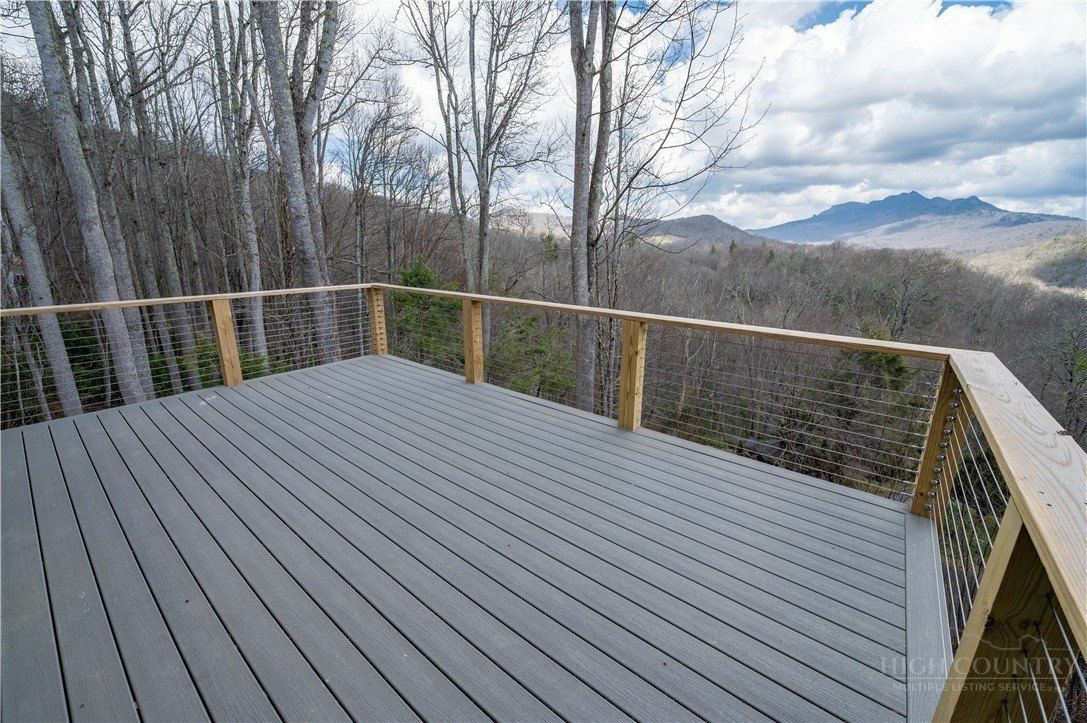 63 Two Hawks Lane. Newland, NC 28657