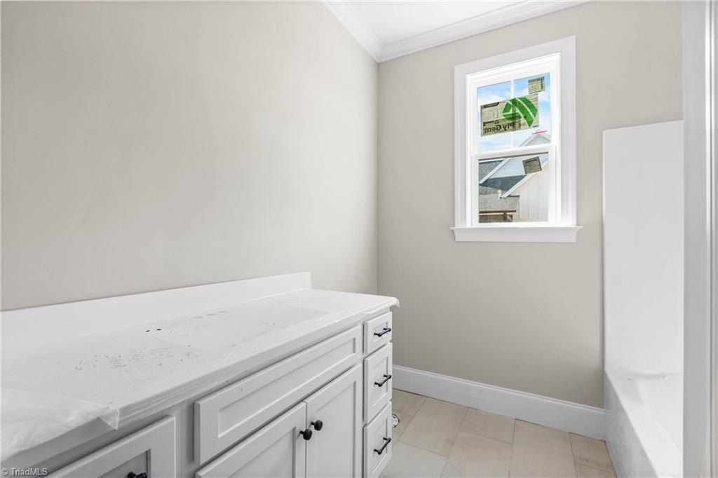 184 Armsworthy Road. Advance, NC 27006