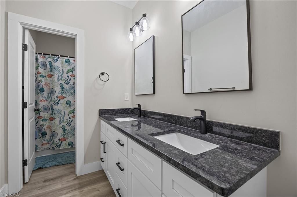 43 Robbins Circle. Lexington, NC 27292