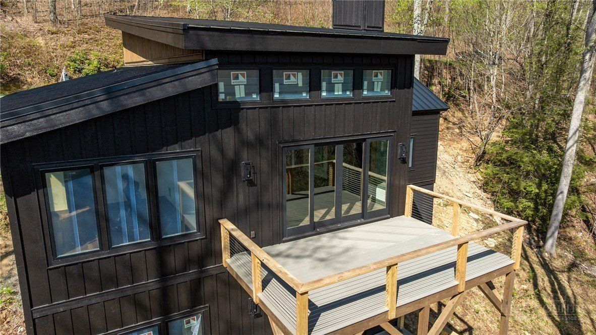 63 Two Hawks Lane. Newland, NC 28657