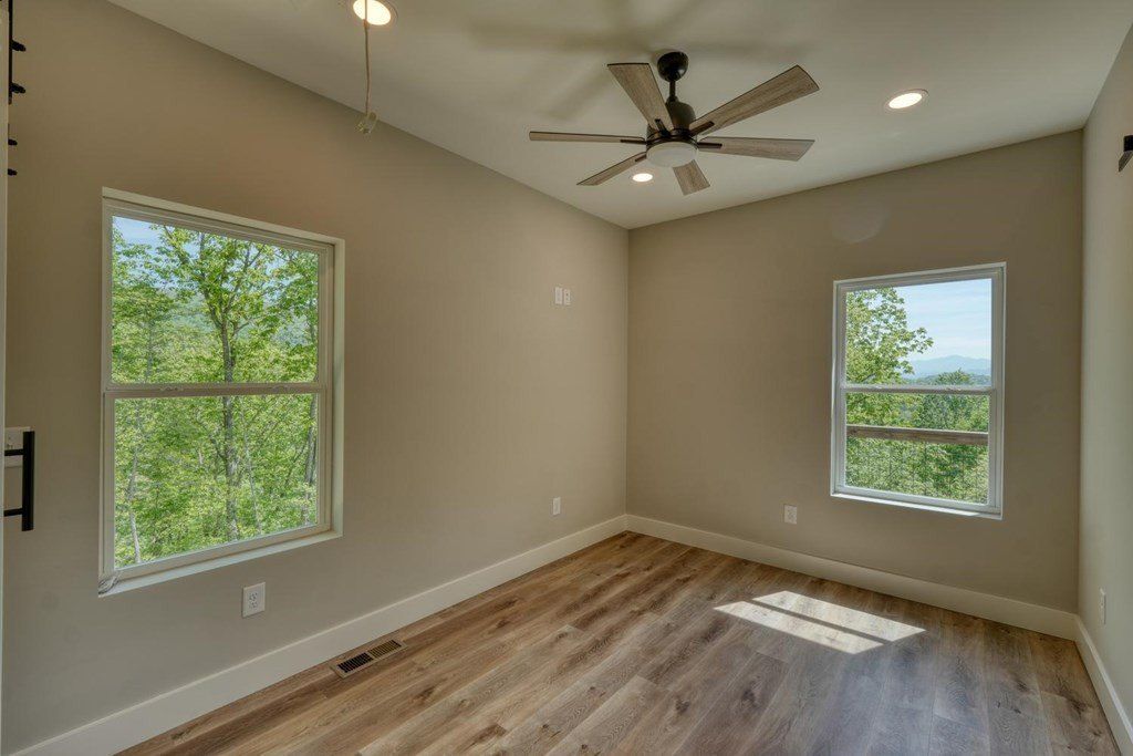 296 Peaks Drive. Hayesville, NC 28904