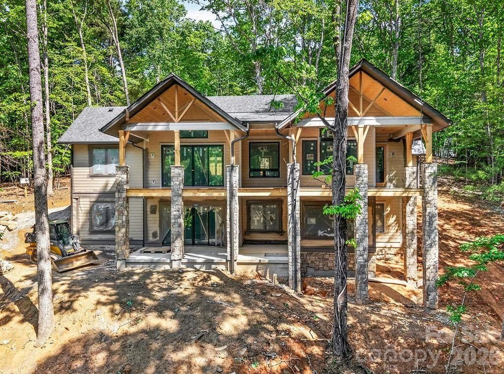 1024 Indian Cave Road. Hendersonville, NC 28739