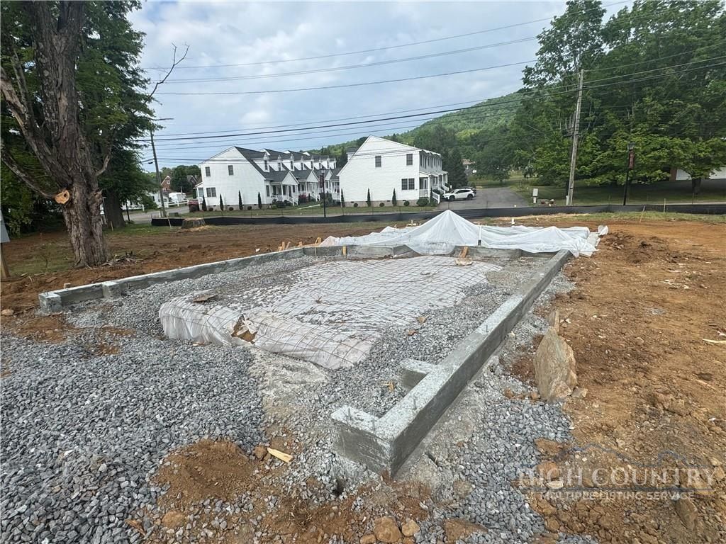 22 N Jefferson Avenue. West Jefferson, NC 28694