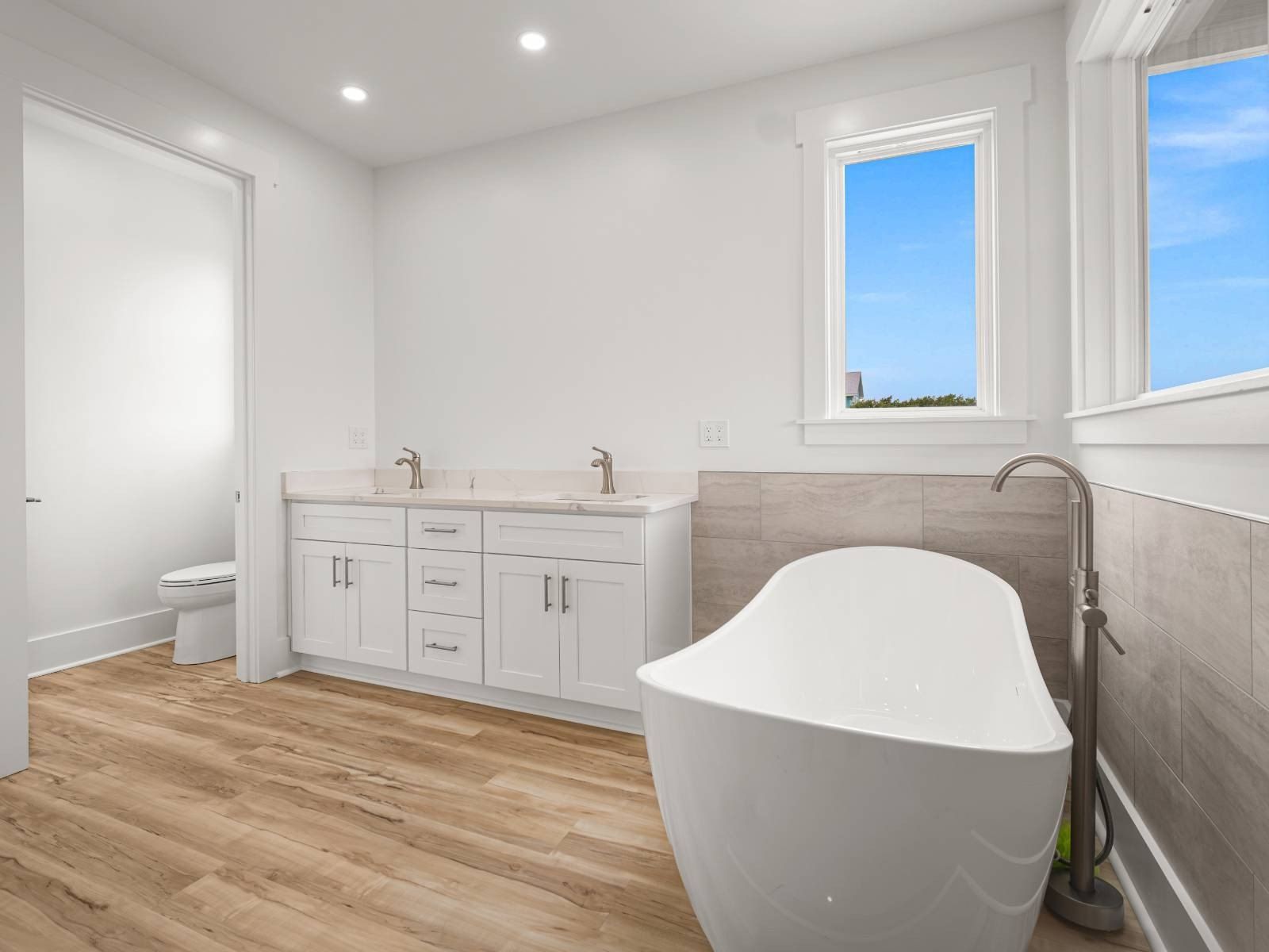 2180  Sandpiper R. Corolla, NC 27927