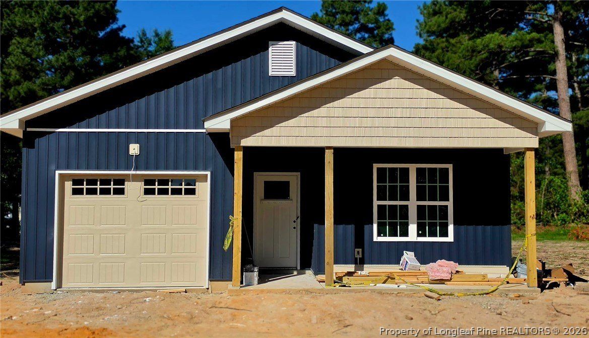 312 Scurlock Court. Raeford, NC 28376