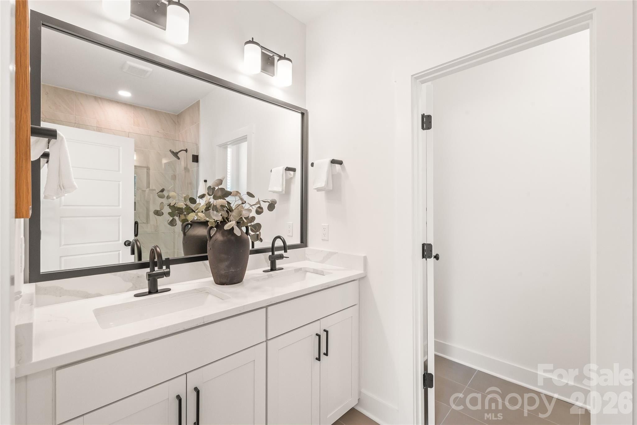 829 Garringer Place. Charlotte, NC 28208