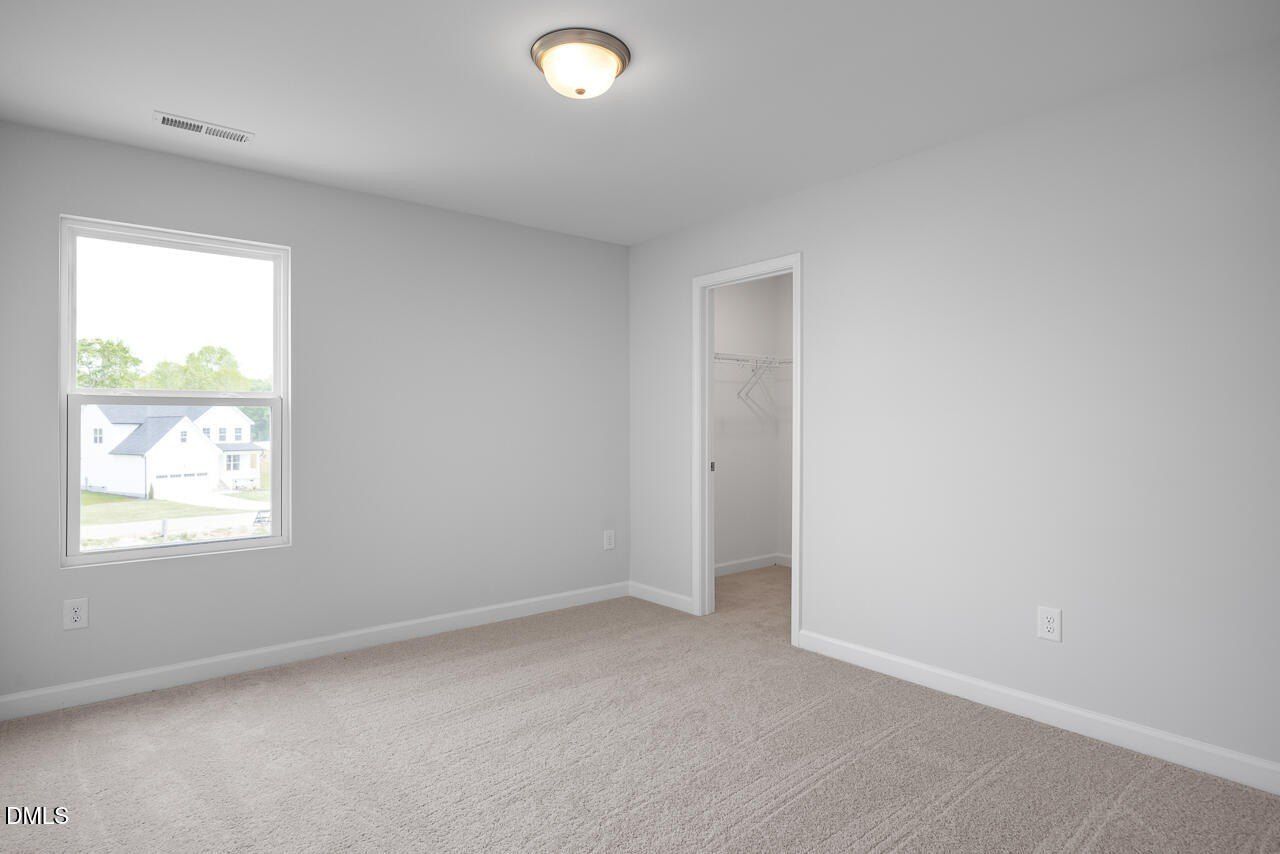 325 Longleaf Glen Lane. Zebulon, NC 27597