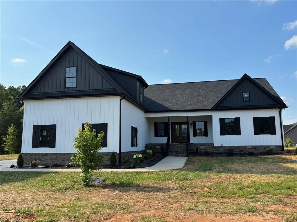 5405 Monterey Glen Court. Browns Summit, NC 27214