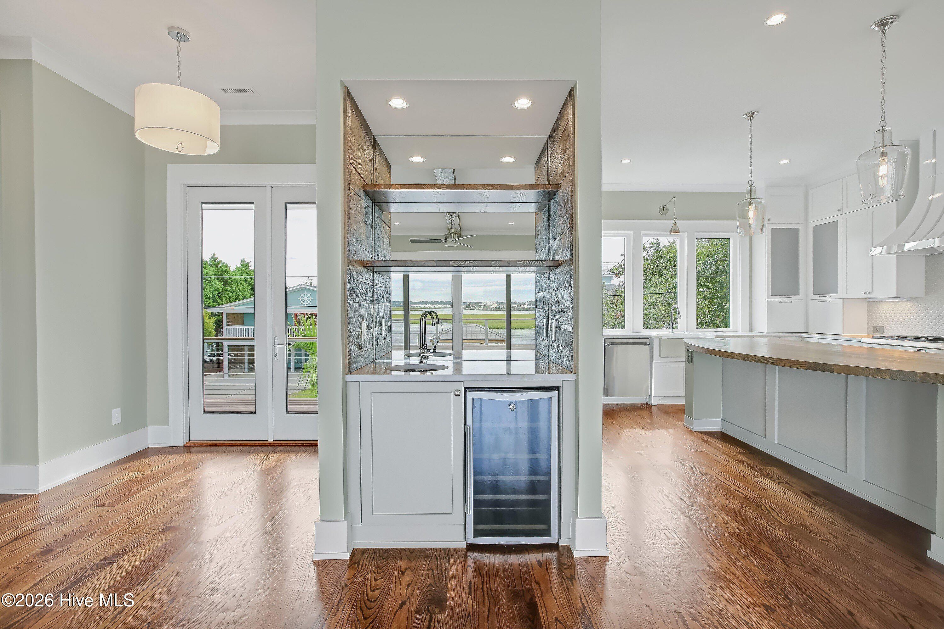 106 S Glimmering Glass Lane. Hampstead, NC 28443