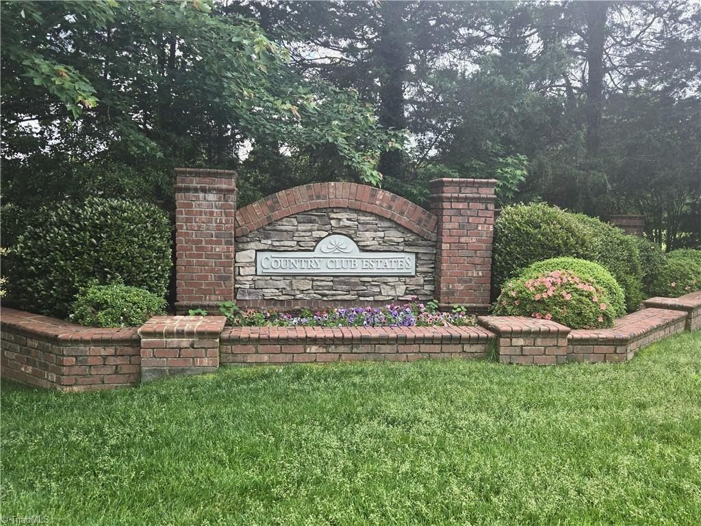 2845 Saint Giles Court. High Point, NC 27262