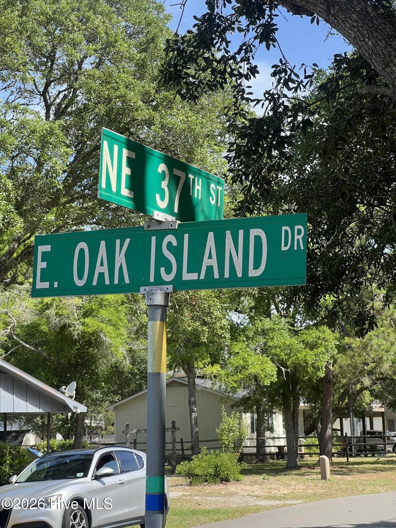 122 Ne 37Th Street. Oak Island, NC 28465