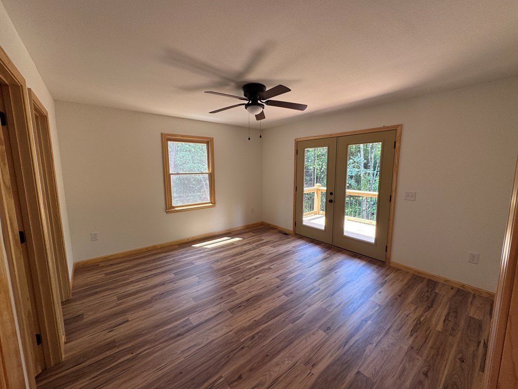 109 Chestnut Oaks Drive. Murphy, NC 28906