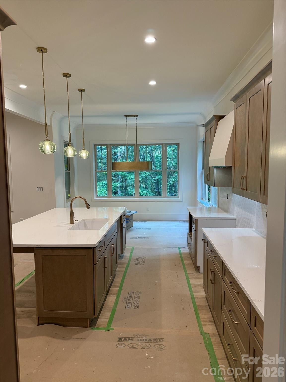 1424 N Double Knob Loop. Arden, NC 28704