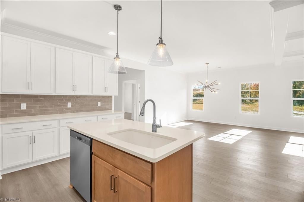 3600 Townland Circle. Clemmons, NC 27012