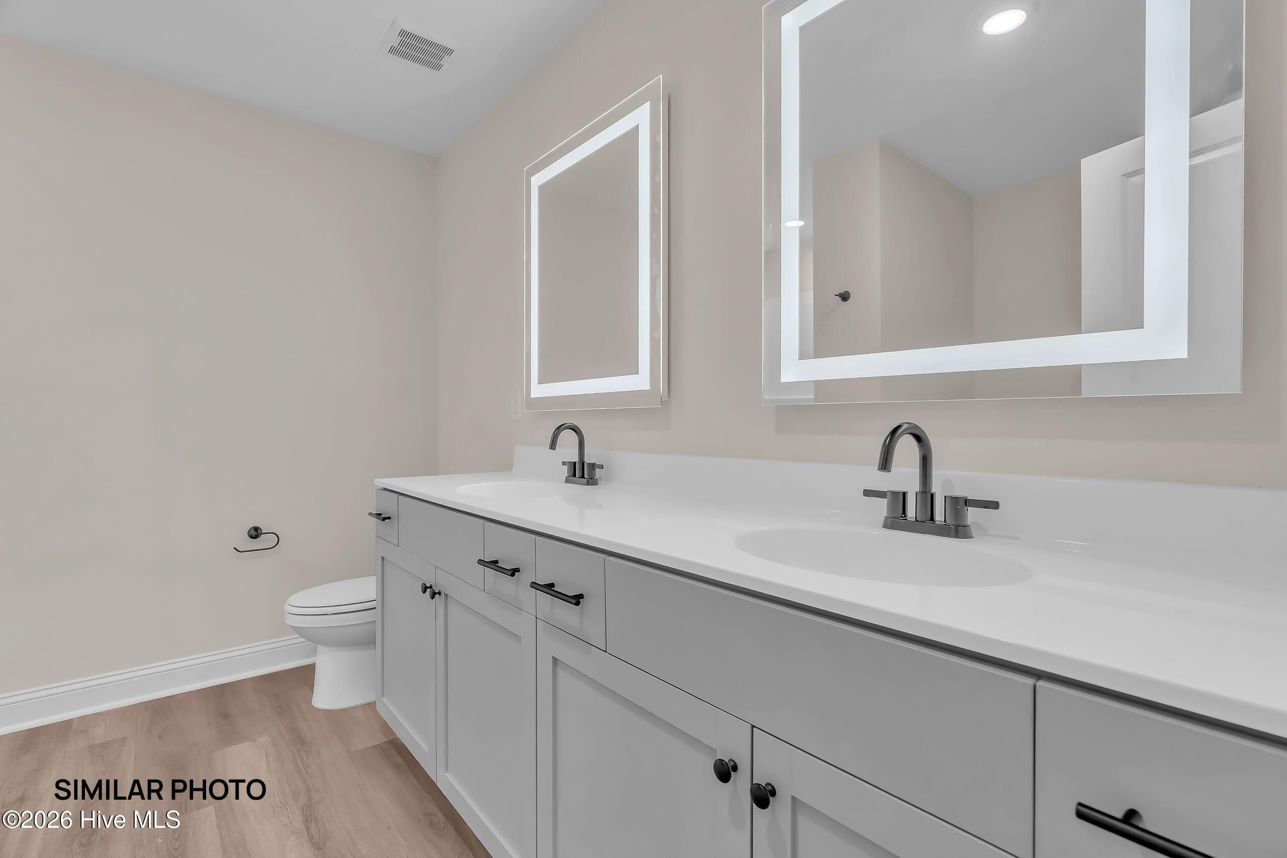513 Large Oak Drive. Hubert, NC 28539