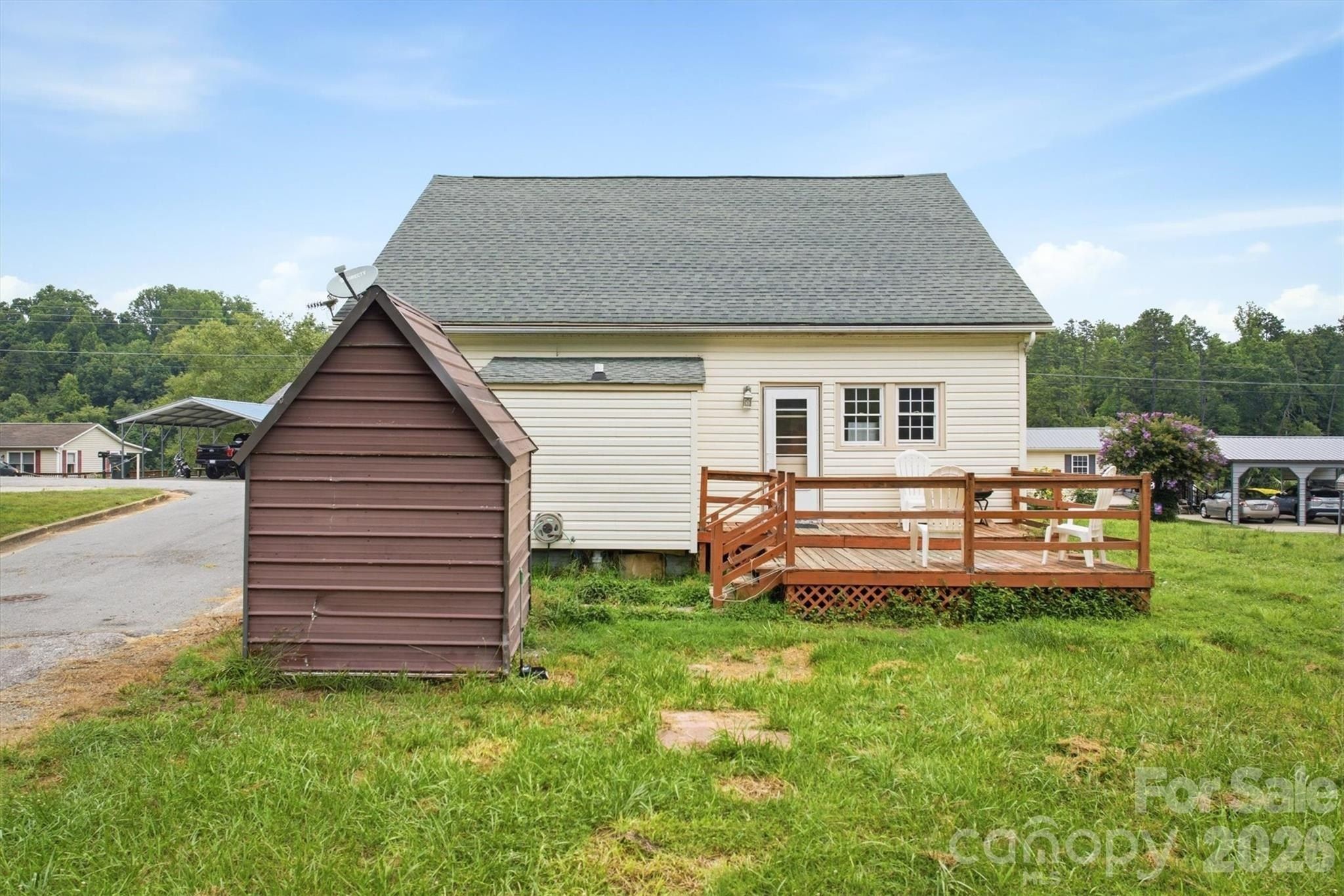 302 Catawba Avenue. Hickory, NC 28601