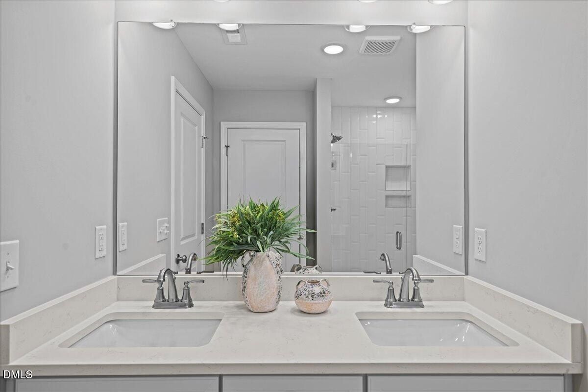 1341 Hammond Drive. Mebane, NC 27302