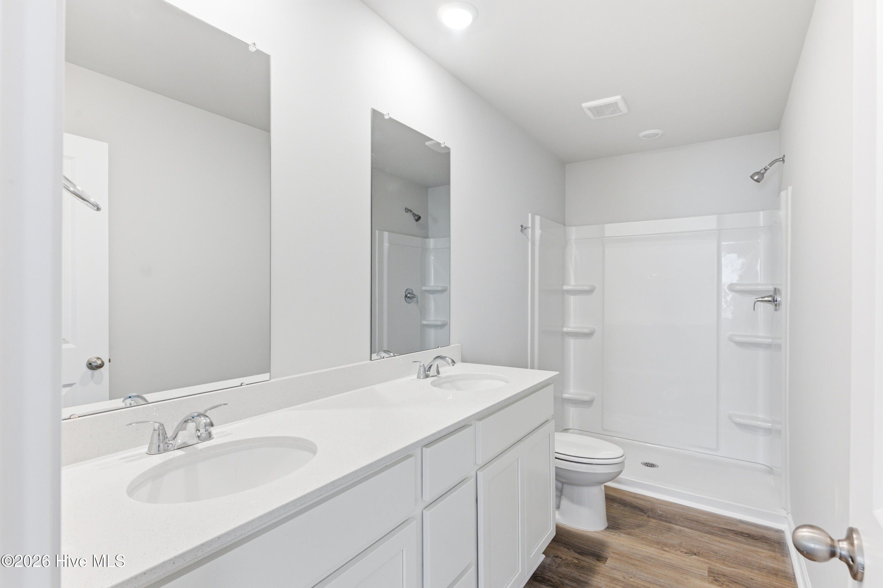 593 Sandy Hollow Drive. Jacksonville, NC 28540