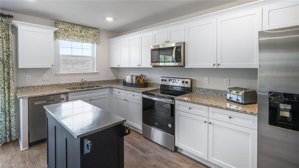 628 Beechwood Circle. Thomasville, NC 27360