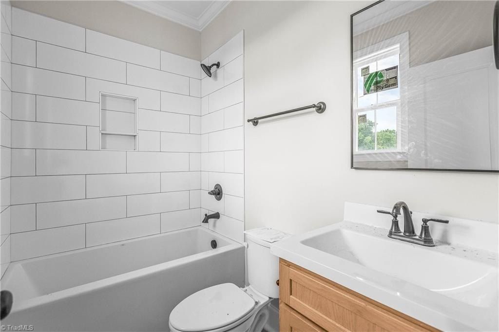 176 Armsworthy Road. Advance, NC 27006