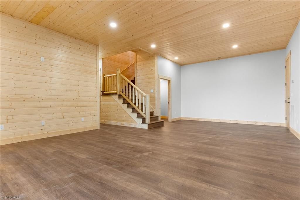 16 Bear Lodge Drive. Sparta, NC 28675