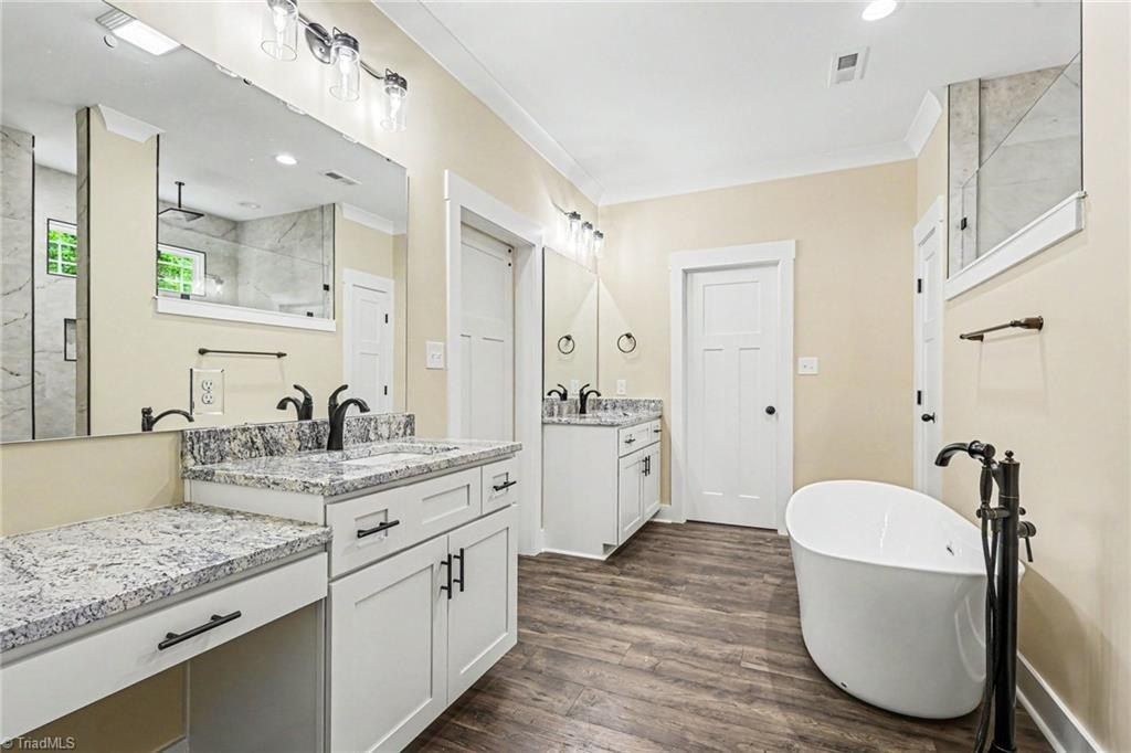 582 Starboard Reach. Lexington, NC 27292