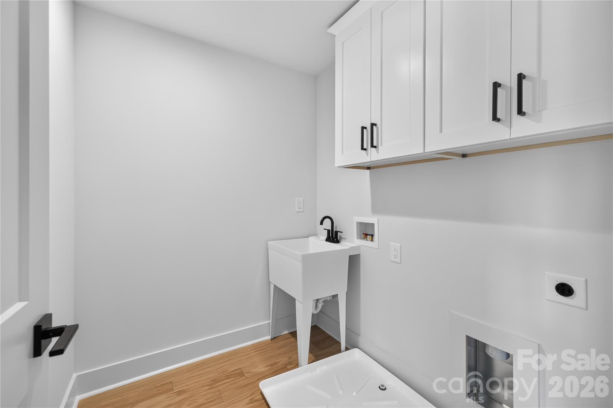 2316 Chateau Court. Matthews, NC 28105