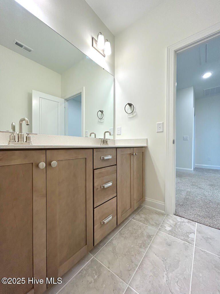 814 Tupelo Tree Drive. Hubert, NC 28539