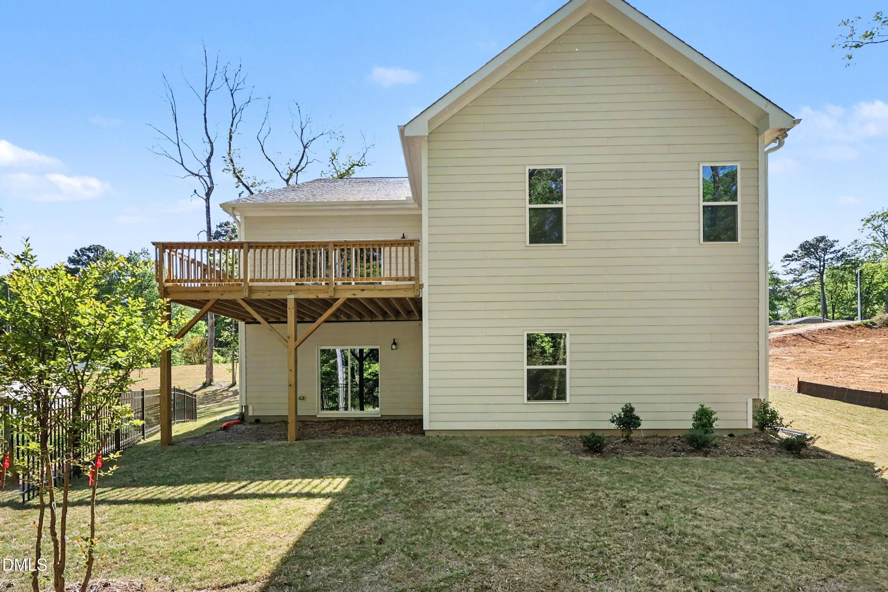 902 Sw Maynard Road. Cary, NC 27511