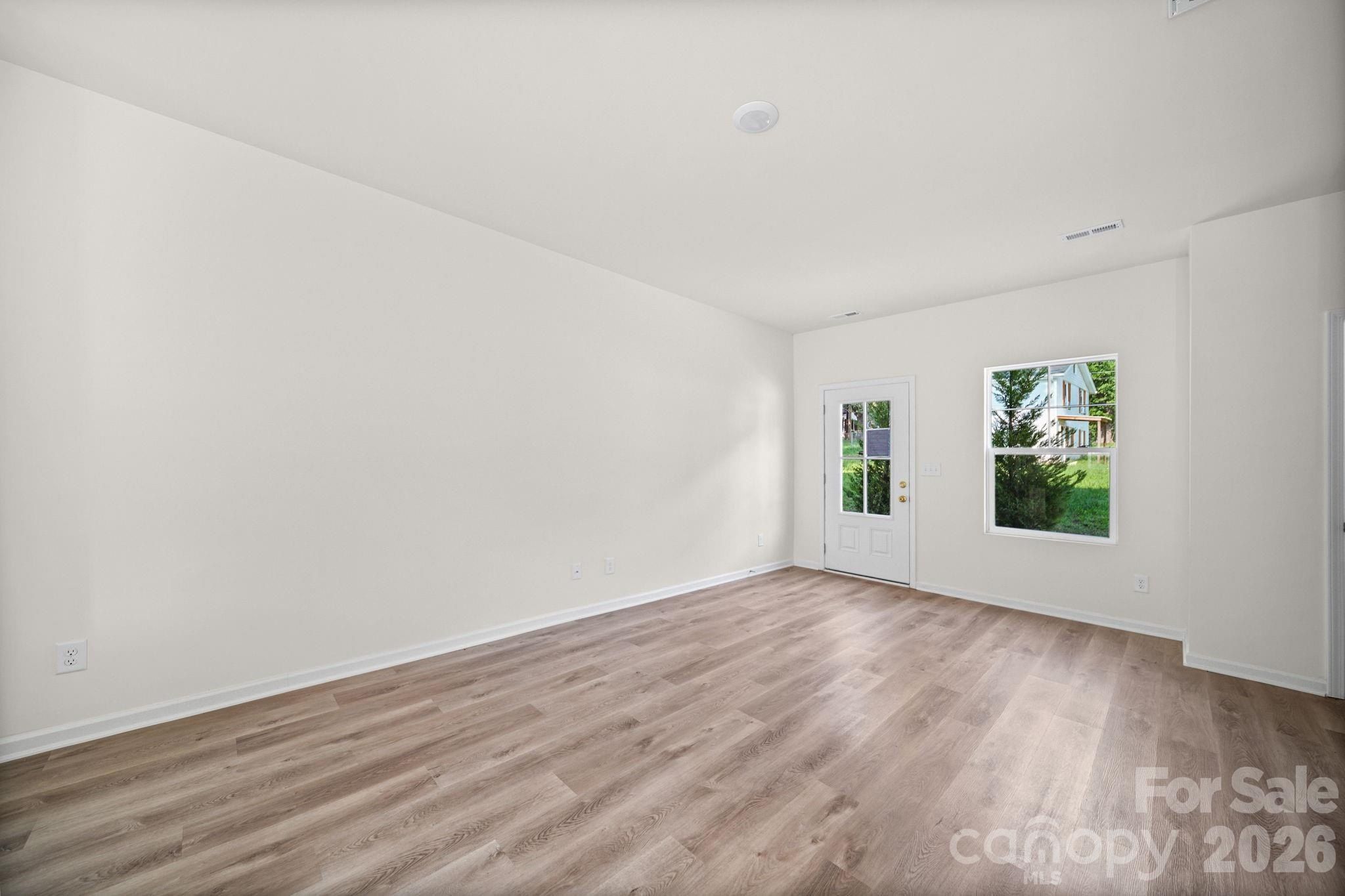 511 N Hill Street. Dallas, NC 28034