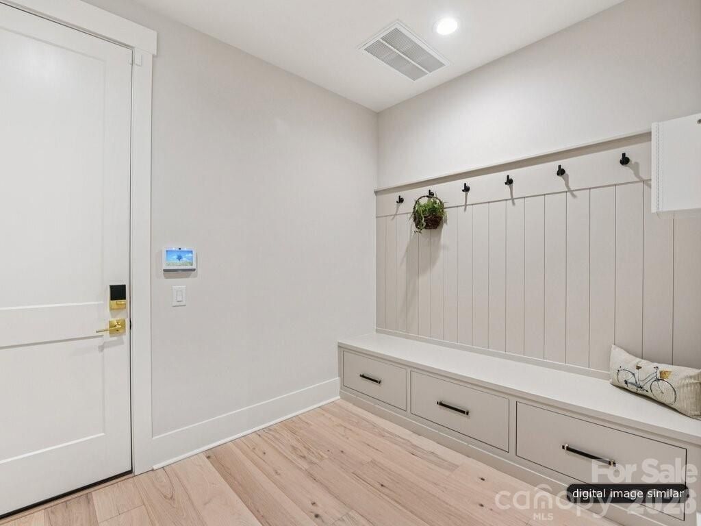 2232 Grey Road. Davidson, NC 28036