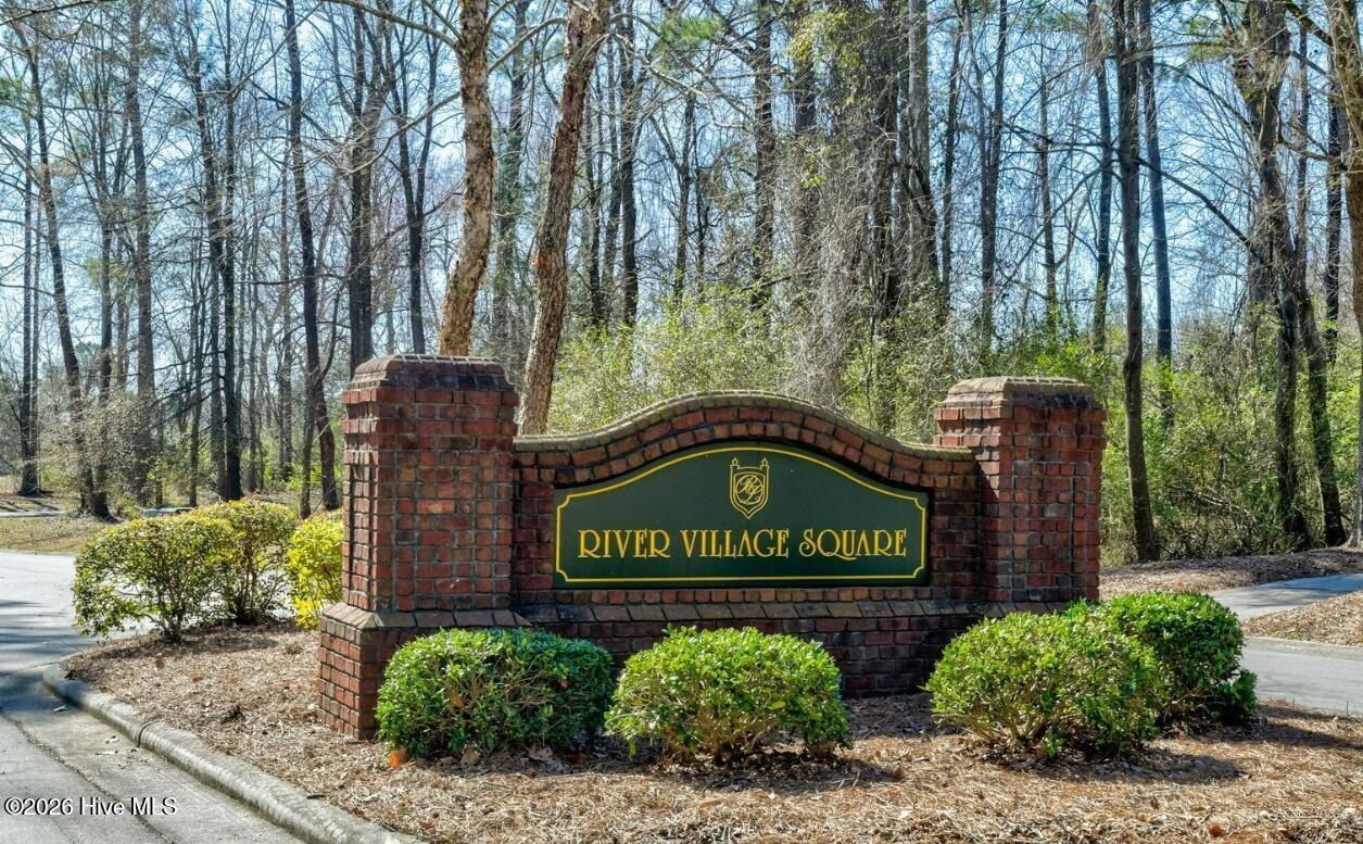 143 Firethorn Circle. Wallace, NC 28466
