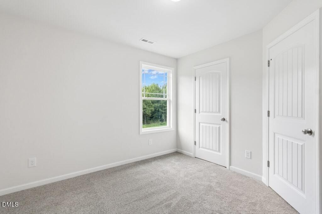 128 Hummingbird Grv Lane. Princeton, NC 27569