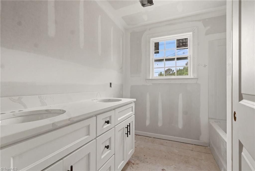 456 Sanford Avenue. Mocksville, NC 27028