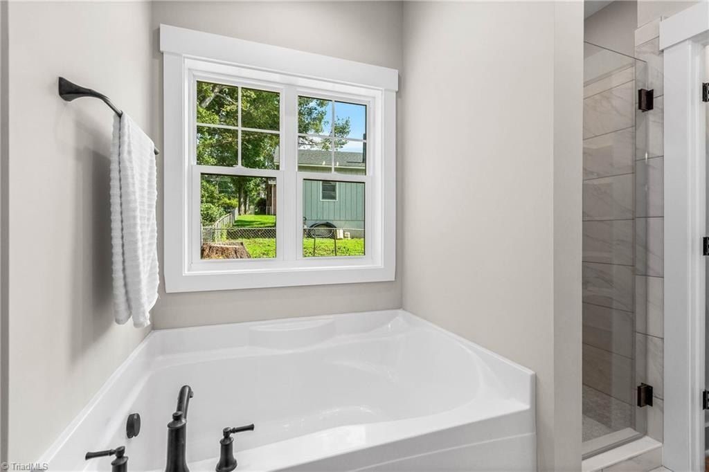 1807 Bramblewood Trail. Pfafftown, NC 27040