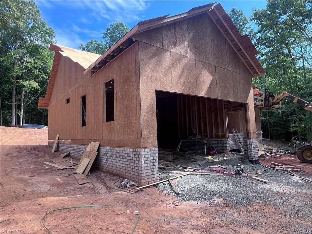 4864 Creeks Crossing Road. Asheboro, NC 27205