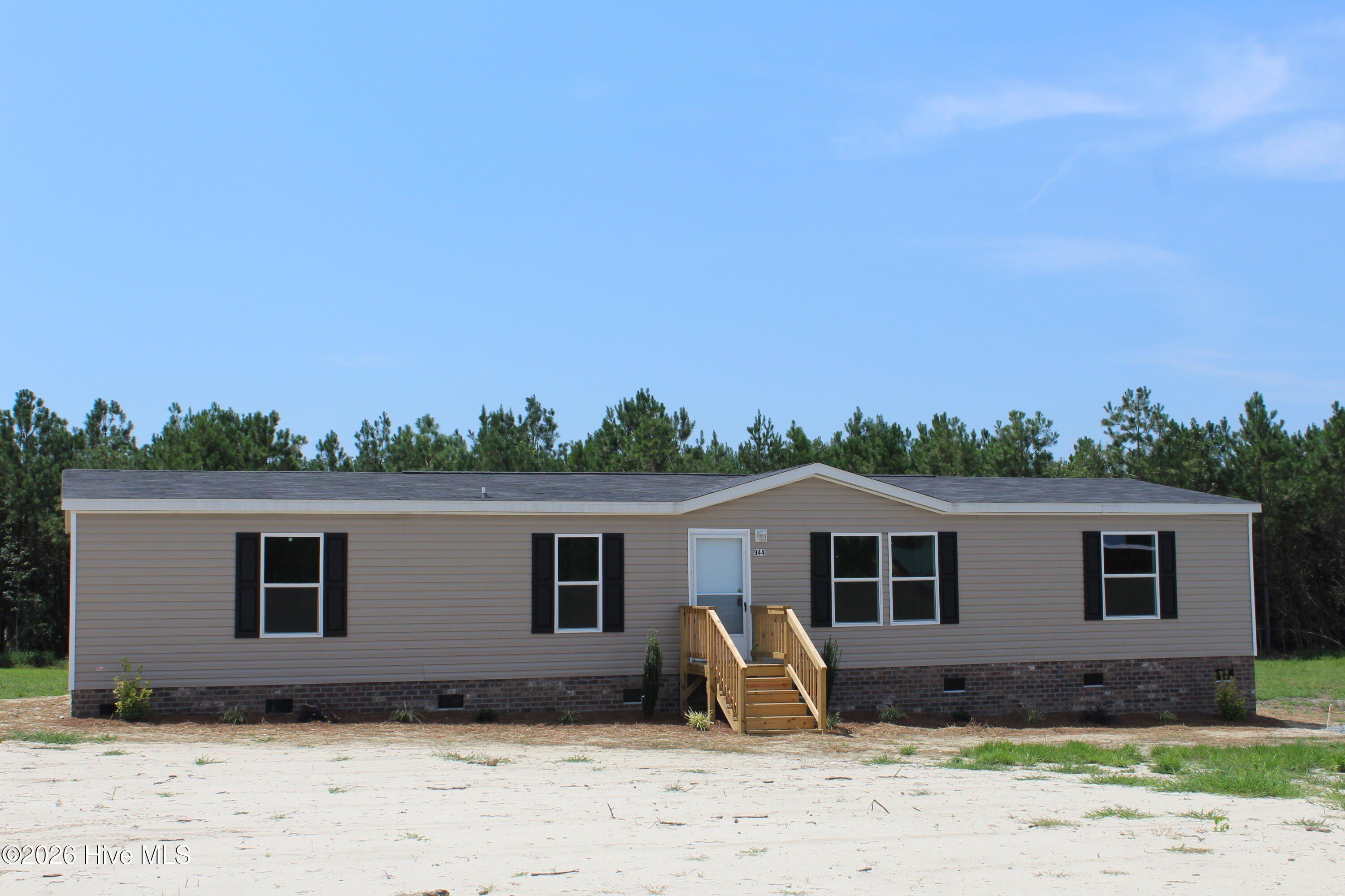 944 Blind Bridge Road. Magnolia, NC 28453